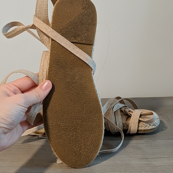 Summer sandals - Picture 3 of 3